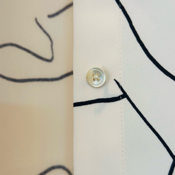 BABATON Blouse Tunic Silky Poly Cream & Black Dog or Fox L/S NWOT Sz M L - Picture 10 of 12